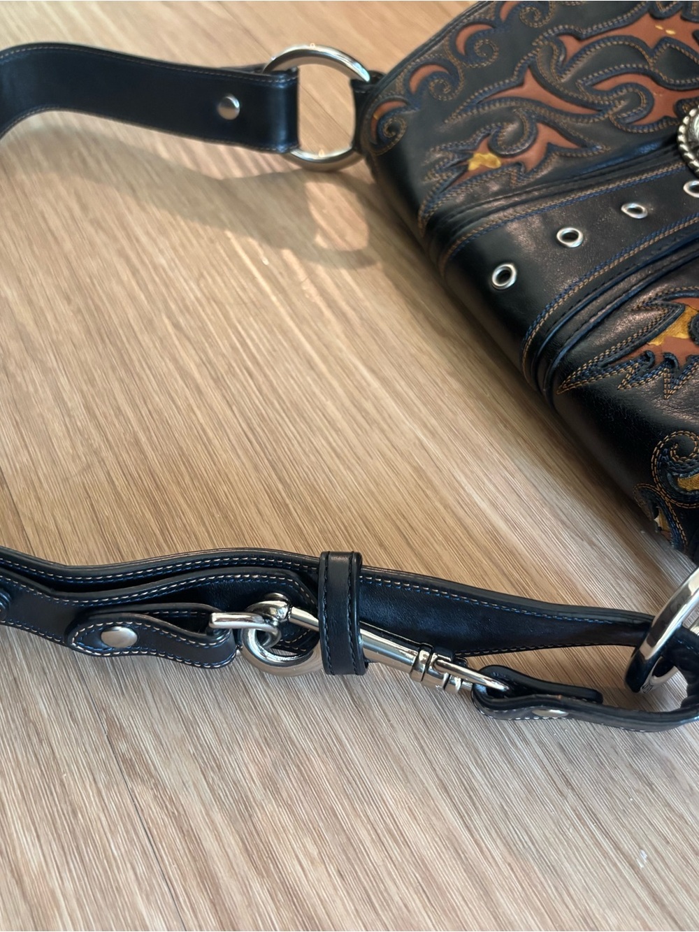 Ariat Black Leather Shoulder Bag with Brown Tooled Accents - Picture 2 of 8